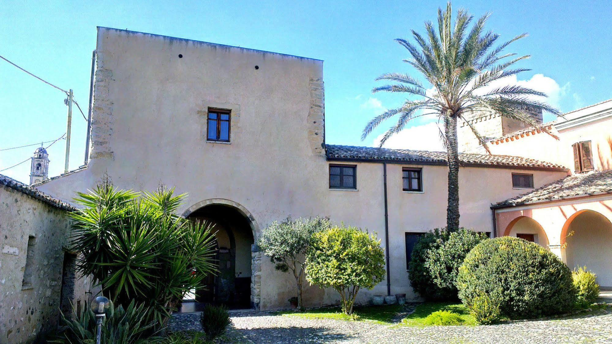 Il Borgo Dell'arcangelo Barùmini