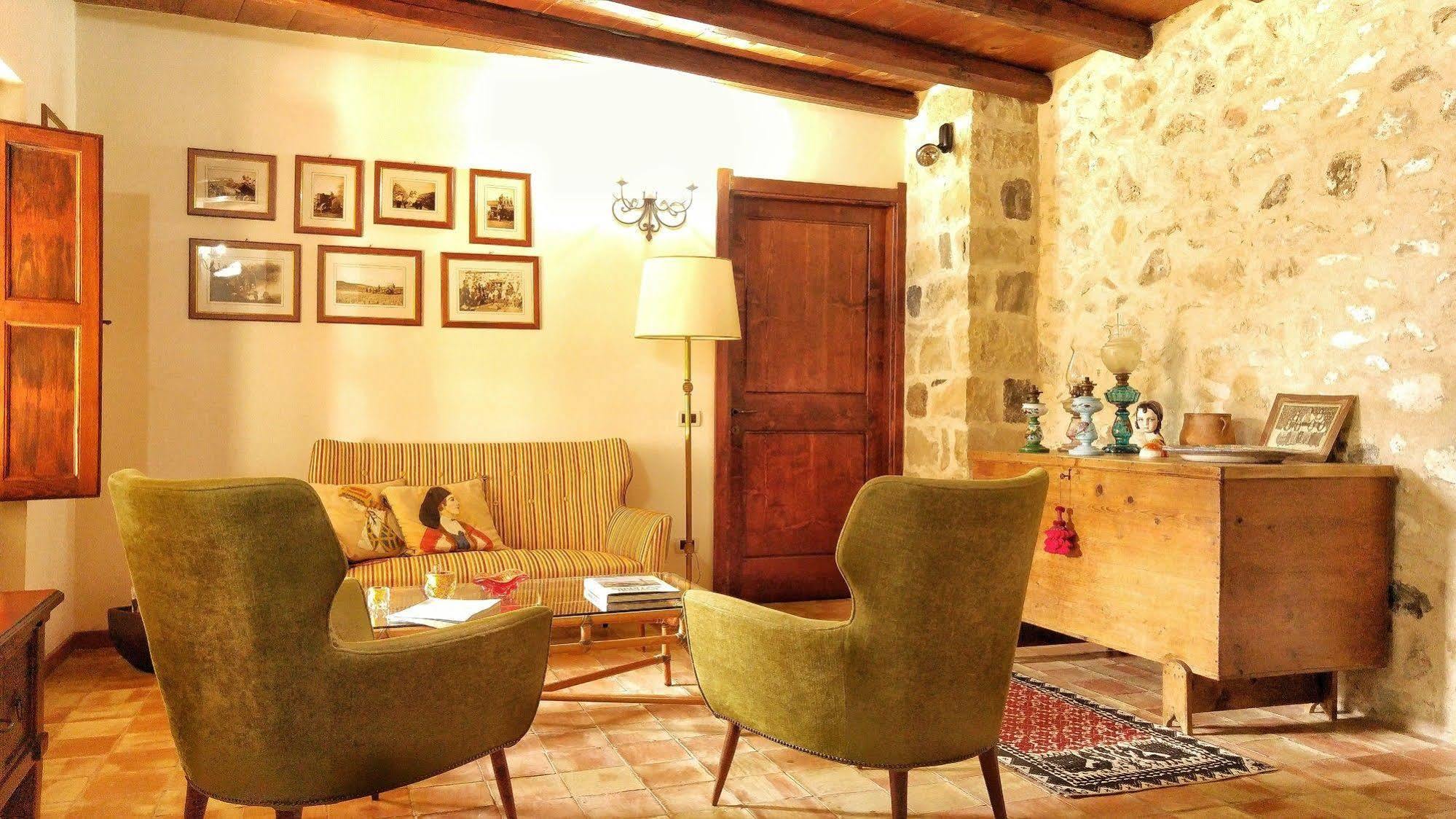 Il Borgo Dell'arcangelo Agroturismo Barùmini
